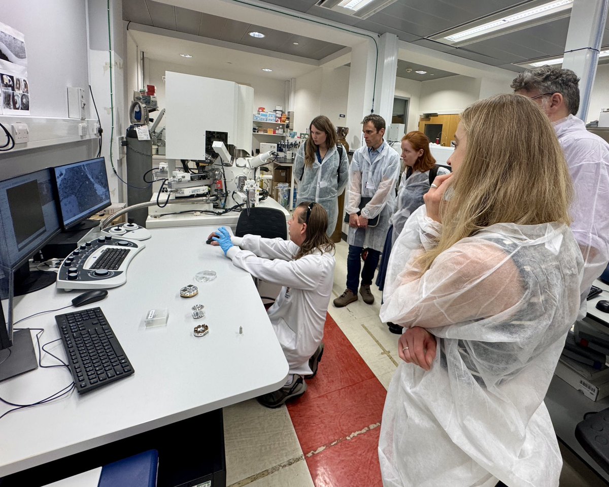 SaaimRandhawa's tweet photo. Kicking off Day 1 of #BRS2025 with the Imaging Animal Models Workshop @roslininstitute 
Starting strong with cutting-edge talks on zebrafish, chicken, and large animal models🐟🐔🦴🎗️🔬
Exciting science ahead! 🔬📸 
@BoneResearchSoc 🦴
#BoneResearch #Imaging https://t.co/QGo8sudRnX
