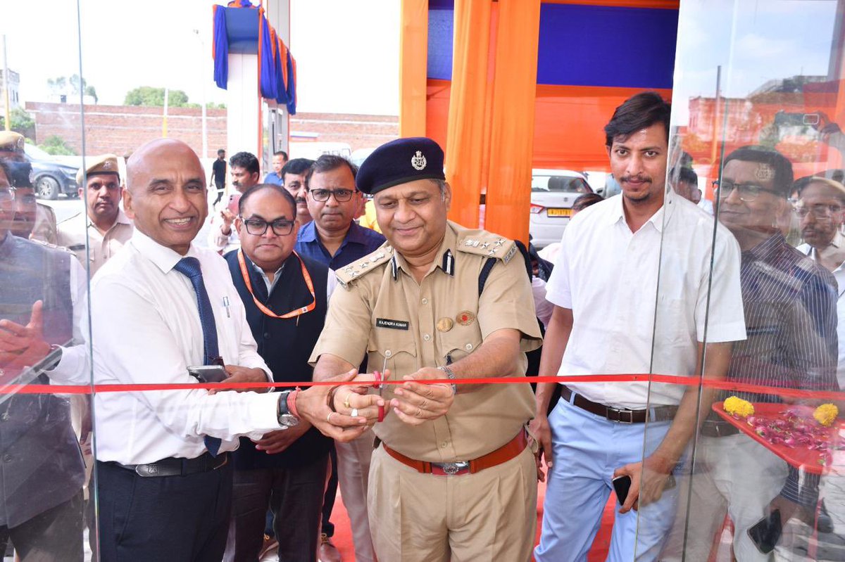 IOCL_Rajasthan's tweet photo. Empowerment &amp; reformation of Jail inmates through skill, dignity &amp; opportunity. Pride &amp; honour for Indian Oil as ED &amp; SH RSO inaugurates Aashayein Retail Outlet operated by Jail inmates under our “Umeed – A Hope” initiative at Baran Jail Rajasthan in presence of DIG Prisons Kota https://t.co/ednGbL0bRa