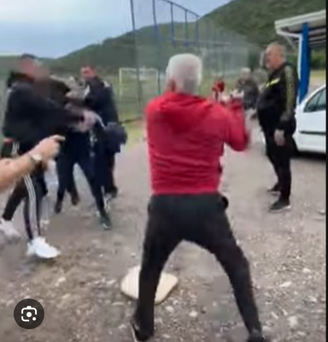 Poslanice Pićan, iako nije moj nivo da pridajem ovoliko pažnje političkim marginalcima poput Vas,  dužan sam da zbog javnosti, a i Vaše bolje informisanosti  prokomentarišem vaše, pomalo komično, saopštenje.

Naime, ne čudi činjenica da  je moja rečenica kako dolazimo "gore" da