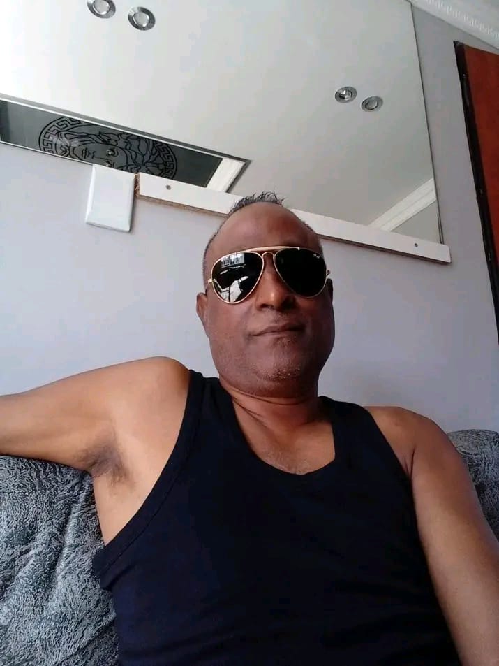 Wud love to chat wit nawty openminded women, age is not a problem.mb exchange pics ect.i am in durban south africa.watsup 0847397574.couples welcome to chat aswell.