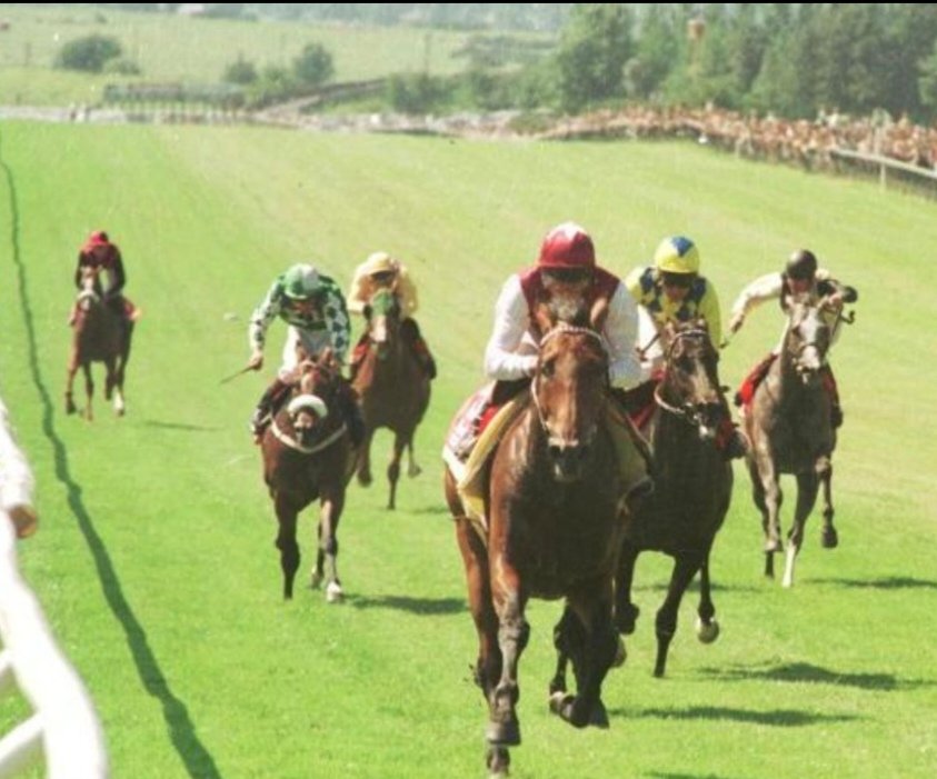 In 1989 Old Vic won the Prix du Jockey Club by 7 lengths then followed up with another front running masterclass from Steve Cauthen in the Irish Derby (pictured).
Cauthen, thus, became the only jockey in history to complete the Kentucky, English, French and Irish Derby quartet.