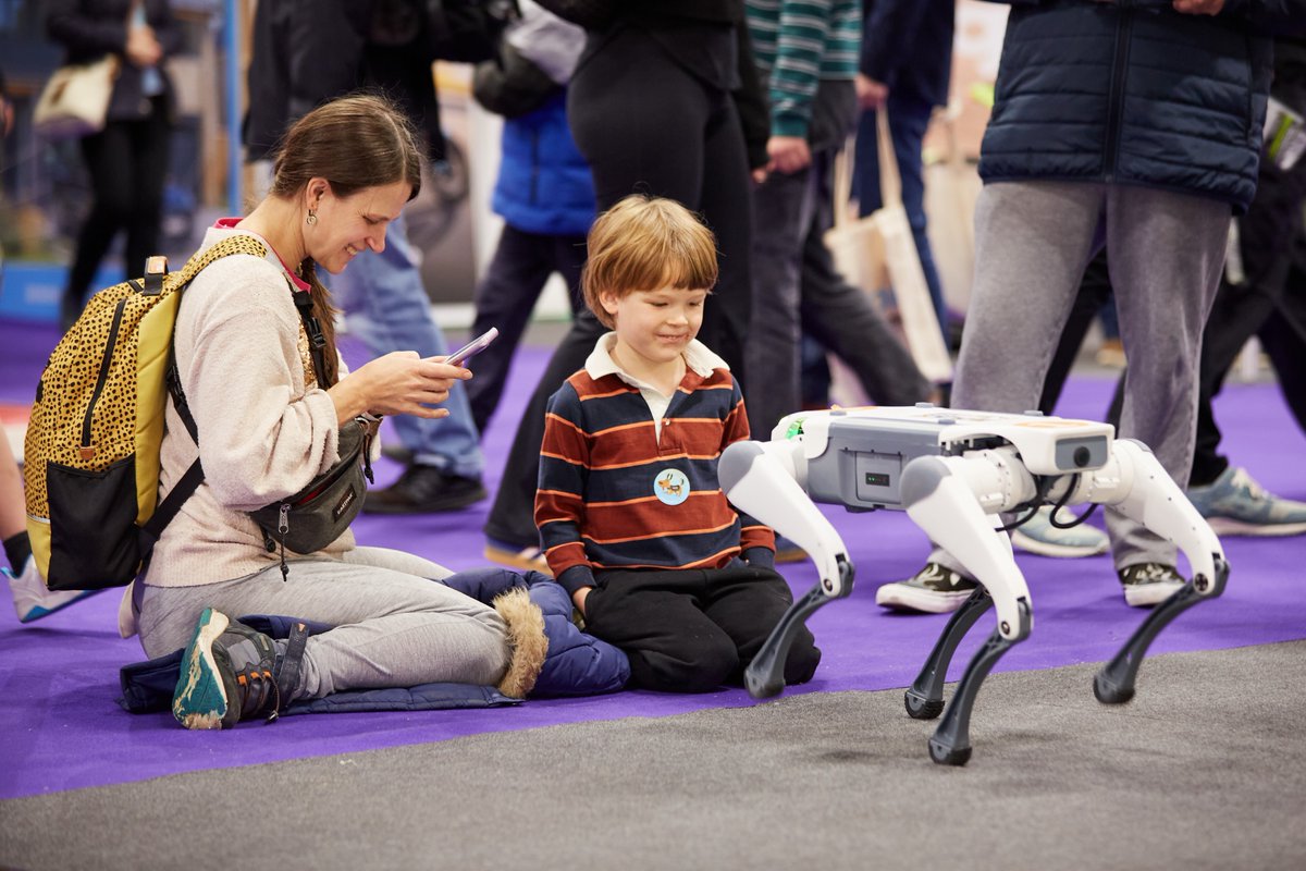 BigBangUKSTEM's tweet image. Everything Electric SOUTH is back! @Everyth1ngElec home energy & electric vehicle event returns to Farnborough on 11 to 12 Oct.
Save 20% on tickets with code EESOUTH20. Young people go free! Discover EV test drives, home energy hacks and more! Book now: uk.everythingelectric.show/south