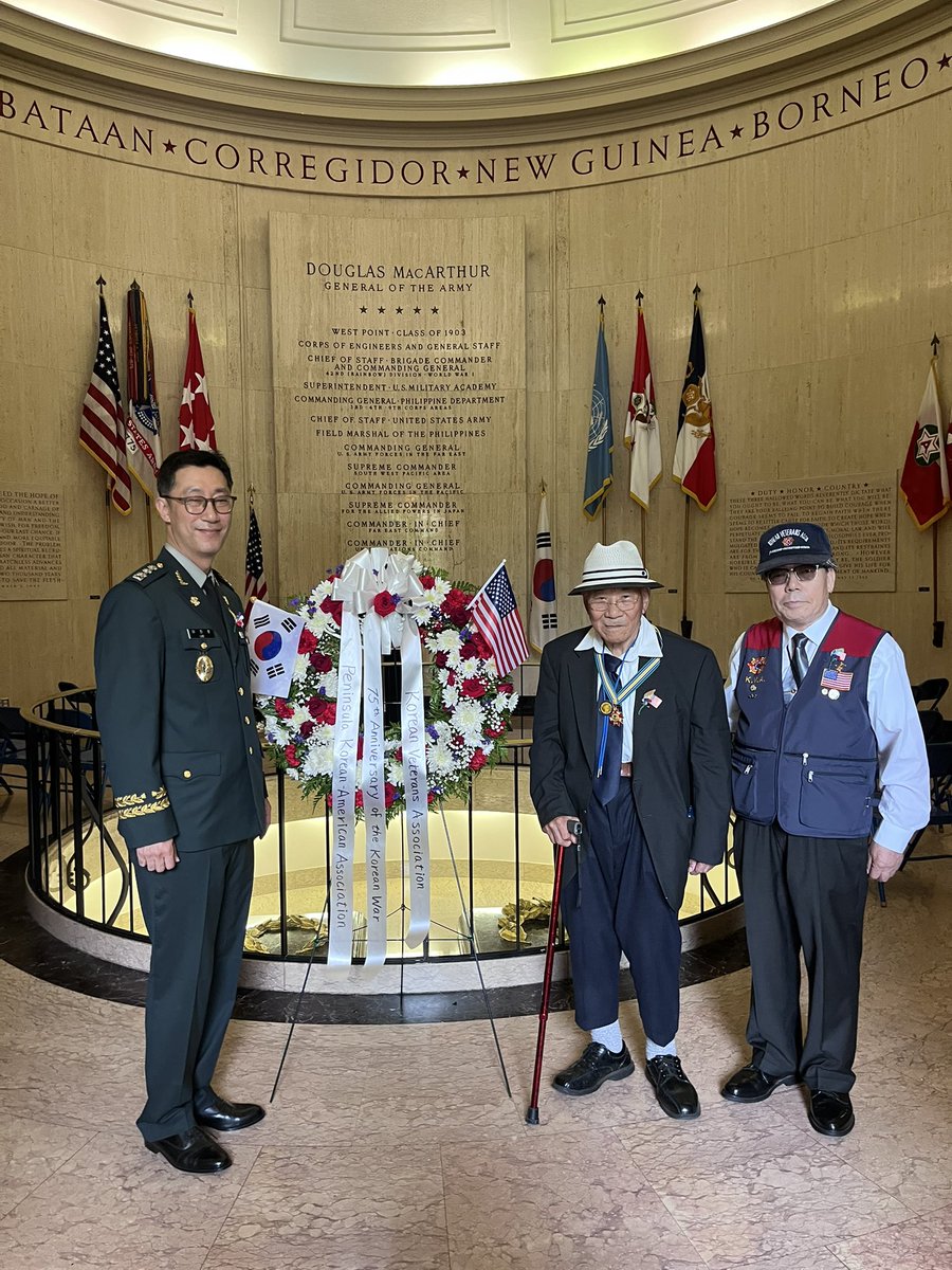 AEWilliamsClark's tweet image. Thank you to the Peninsula Korean-American Association and the Hampton Roads The Korean Veterans Chapter for a beautiful wreath laying today on the 75th anniversary of the start of the Korean War.