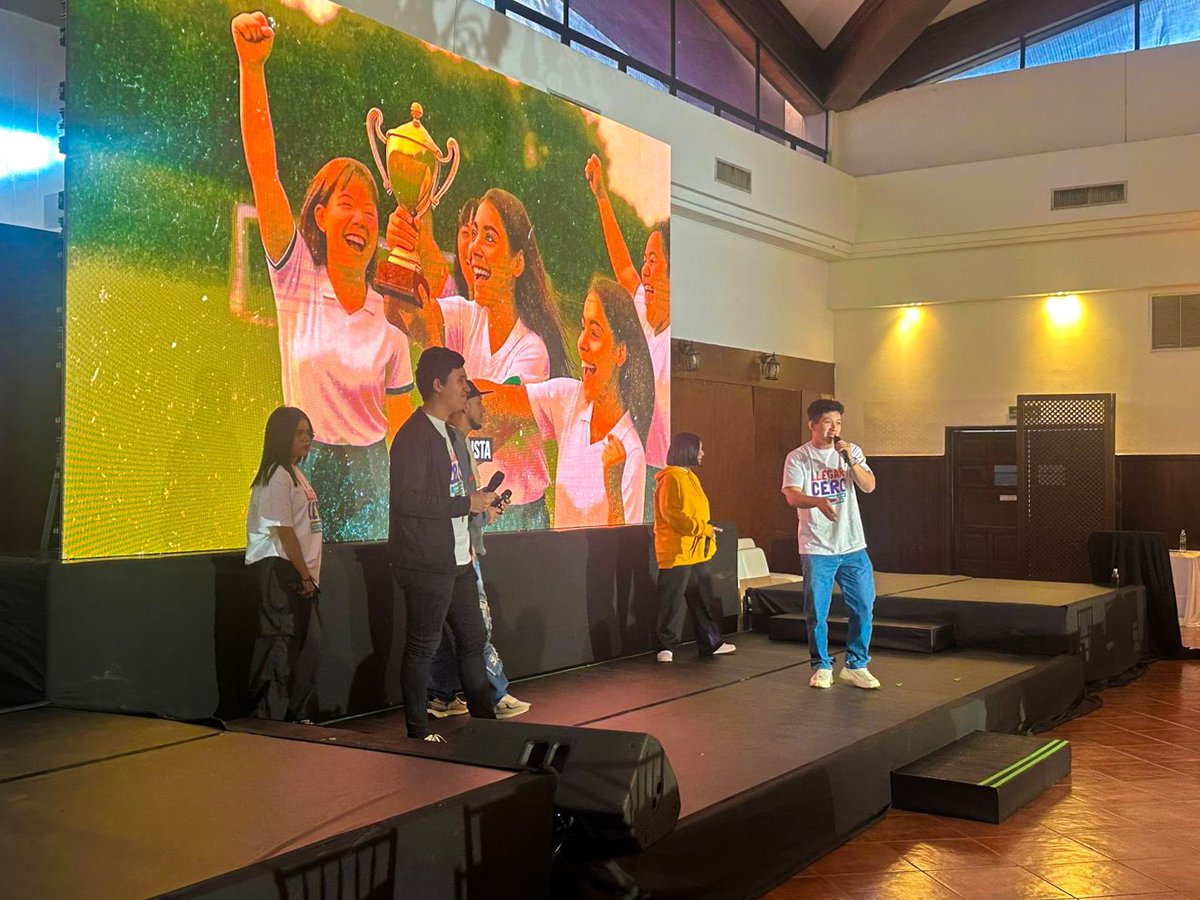 TejidoSocialSv's tweet photo. 🎨🎶|  El arte transforma, inspira y conecta. Las voces de nuestras juventudes tienen fuerza, y desde los CUBOS seguimos alzándolas con un mensaje claro: ¡por un presente sin violencia y sin embarazos en niñas y adolescentes! 🙌💬

Podrás ver el video completo en el siguiente link: 
🔗 https://t.co/KKY64gxF9W

#TejidoSocial | #ElSalvador