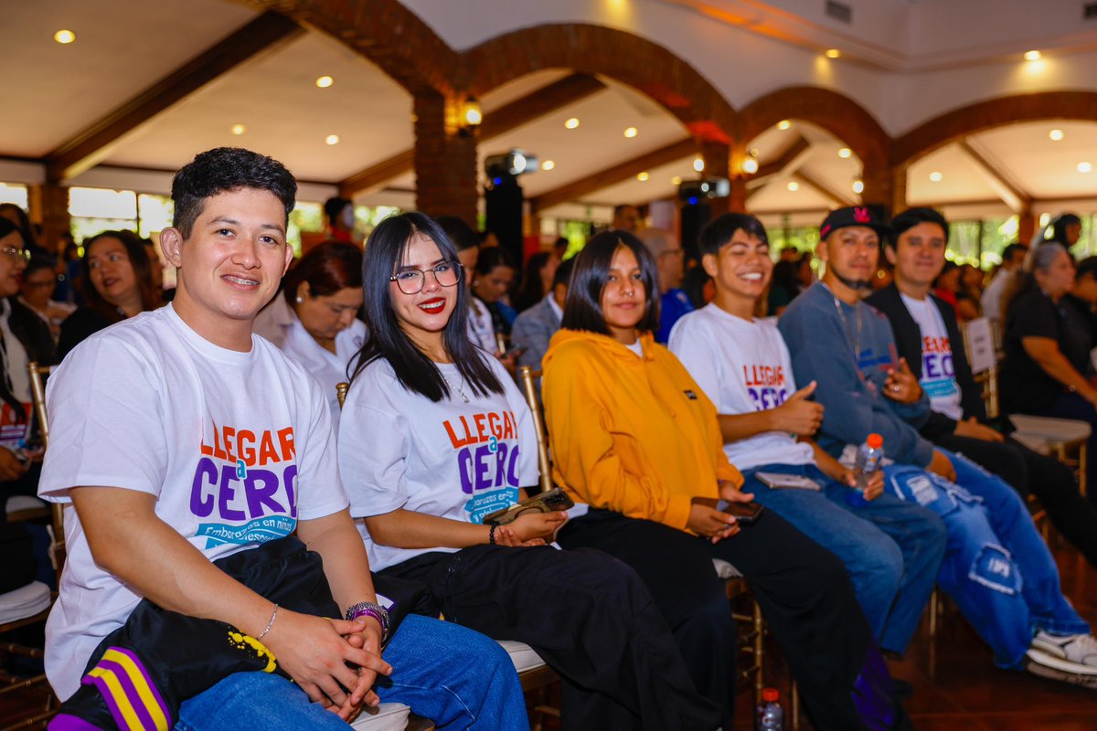 TejidoSocialSv's tweet photo. Asistimos al Festival 2025, organizado por @unfpasv, donde nuestra subdirectora @AnaMartinezSv participó en este espacio lleno de color, creatividad y propósito. 💛🎭

Desde los CUBOS reafirmamos nuestro compromiso de seguir impulsando iniciativas que fortalezcan a la juventud, promoviendo espacios seguros, libres y llenos de oportunidades. 

#TejidoSocial | #ElSalvador