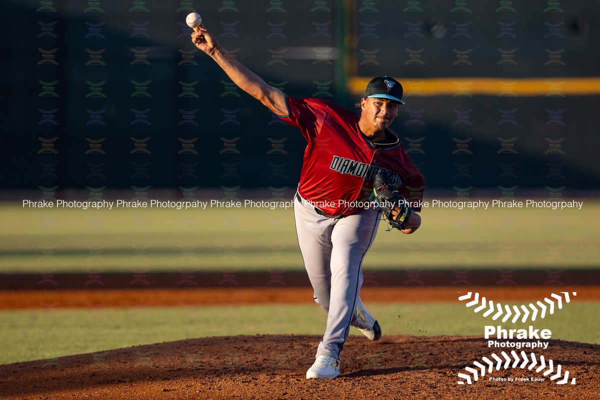 phrakephoto's tweet photo. Jaitoine Kelly (68) RHP ACL Dbacks IFA 2024 Aruba #arubabaseball @BaseballAruba
#honkbal #nlhonkbal @Shawn_Spradling @intlbaseball24 @w0rldbaseball #dbacks
#azdiamondbacks @FarmDbacks @GoldyHappens
@DbacksStatsInfo @PHNX_Dbacks @dbacksprospectz
#ACL #ArizonaComplexLeague https://t.co/nlHKgVdks0