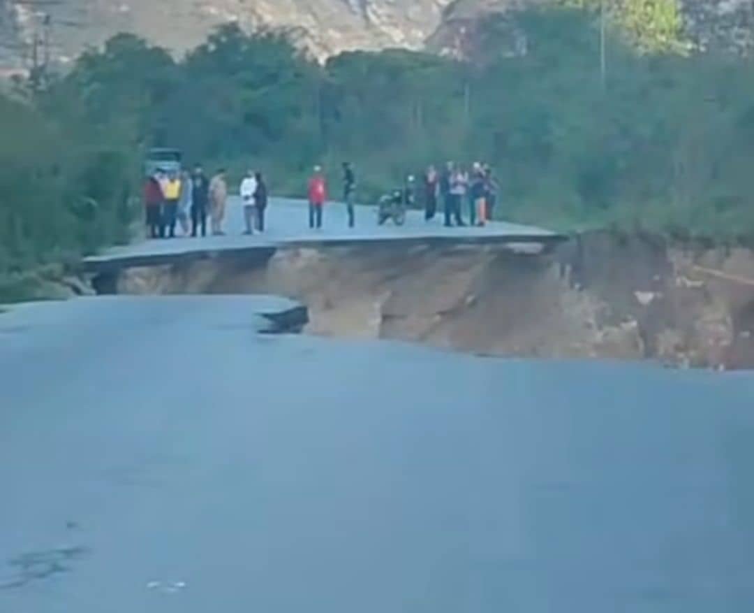 🧵 Hilo con las ubicaciones de los accesos principales caídos para acceder a Mérida (actualizado)

Vía El Vigía-Mérida | Las González y los Higuerones