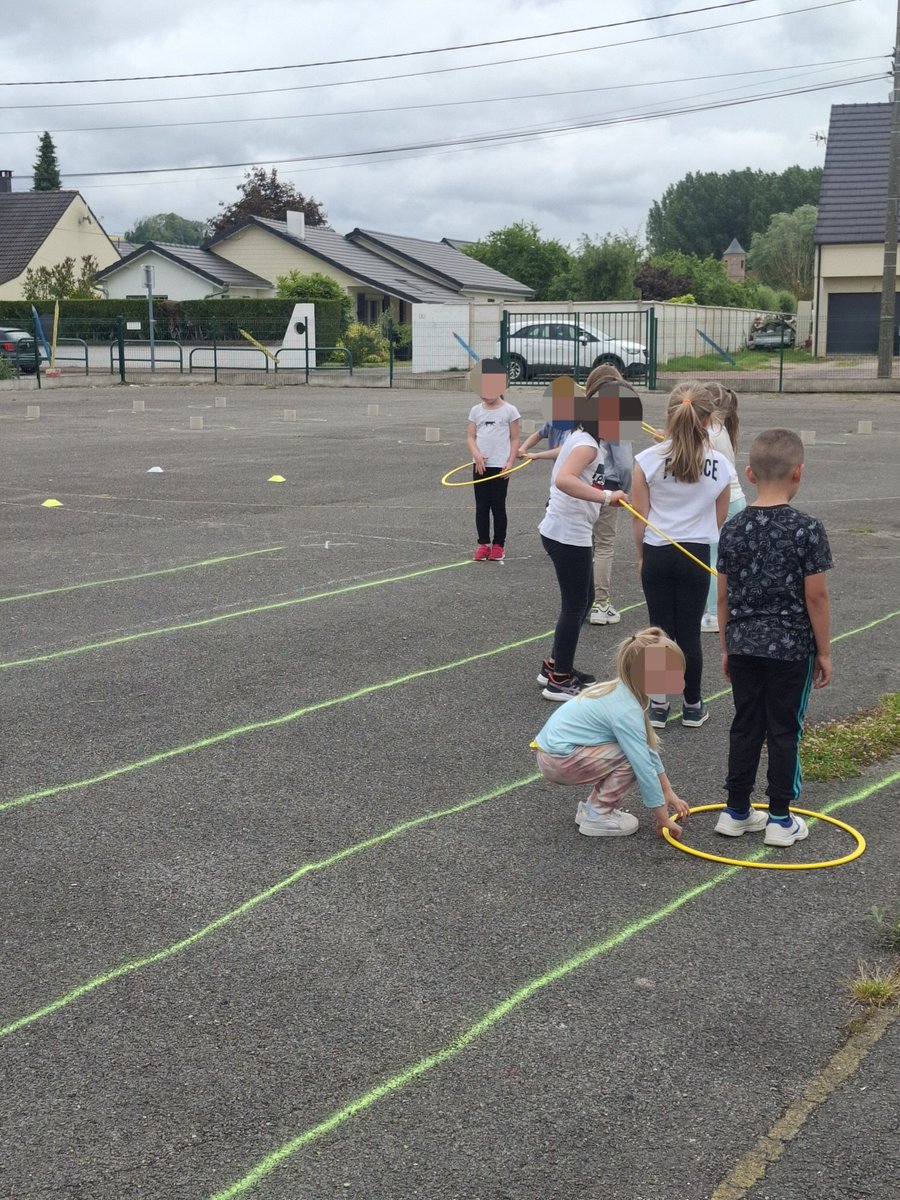 LyceeAuthie's tweet photo. Liaison école-lycée : Parcours du coeur ❤️
Le jeudi 5 Juin, les élèves de l’AS Badminton ont organisé un parcours du coeur au regroupement scolaire Authieule-Terramesnil.                
https://t.co/ns1yYjePpH https://t.co/Ls8LG6PY71
