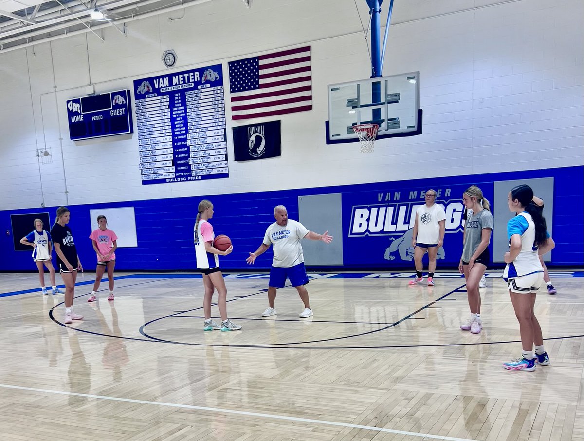 VanMeterGirlsHoops tweet media