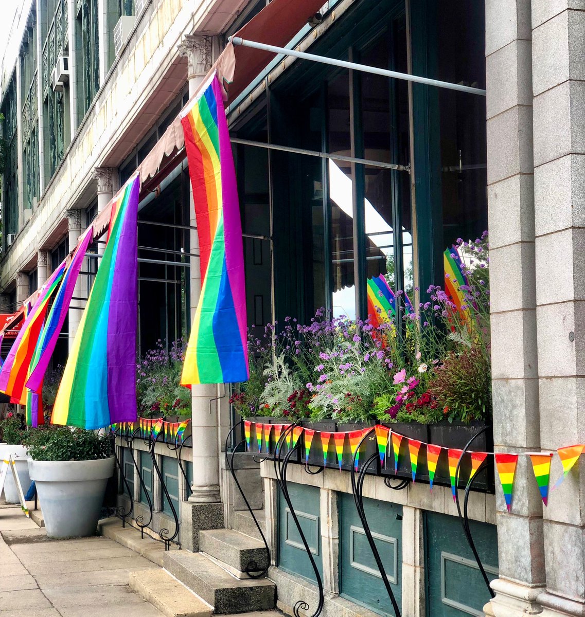 Hey, besties. Get hyped for a weekend full of love and celebration at Twin Cities Pride on June 28-29! instagram.com/p/DLVE1Pfx1Z3/…

#TCPride #TwinCitiesPride
