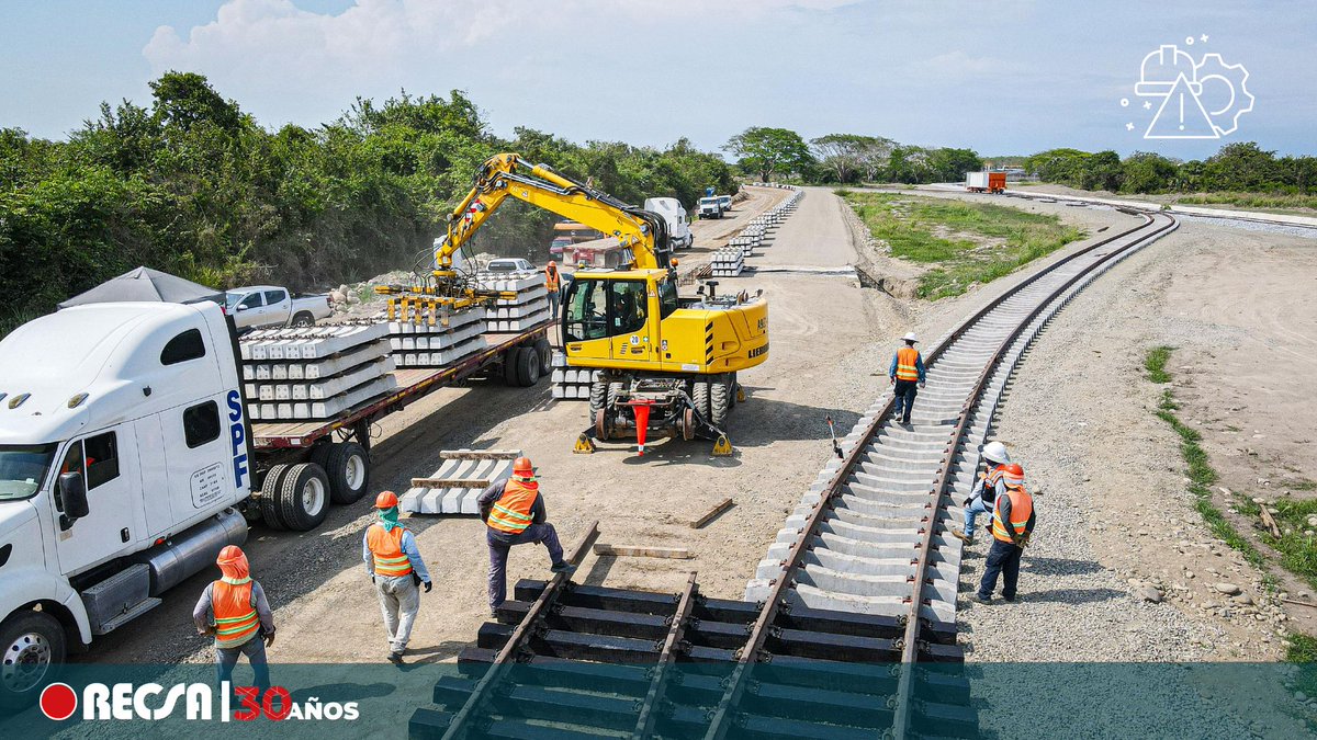 Cada pieza se coloca con precisión, cada tramo avanza con fuerza.

En RECSA no solo construimos vías, sino el futuro de la movilidad en México.
#RECSA #LíneaK #InfraestructuraQueConecta