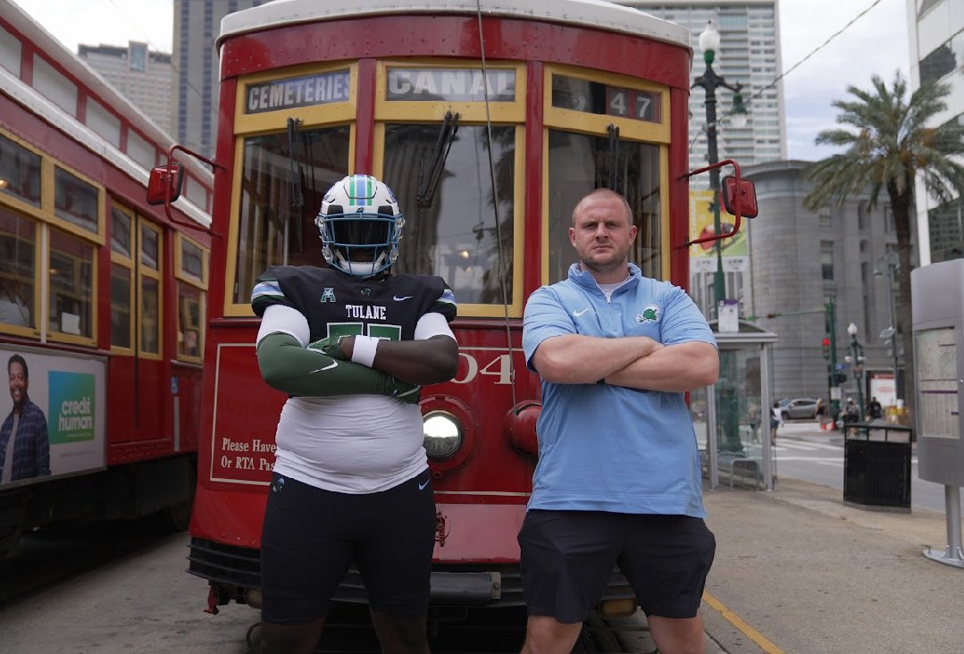 BOOMM!! Tulane lands a commitment from 3🌟OL Deontavis Cooper. Deontavis chose Tulane over Cincinnati, UCF, USF, and many others. Big time commitment for the wave! Roll Wave🟢🌊