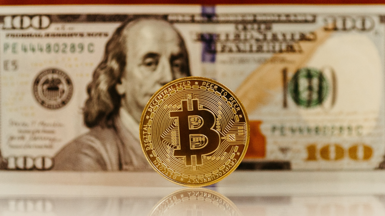 CoinMarketCap's tweet photo. 🚨 CMC News: Bitcoin Leverage Unwind Hits 17-Month High During Global Tension.

🔗 https://t.co/A2J6fR9HdS https://t.co/ntVHpuyoBd