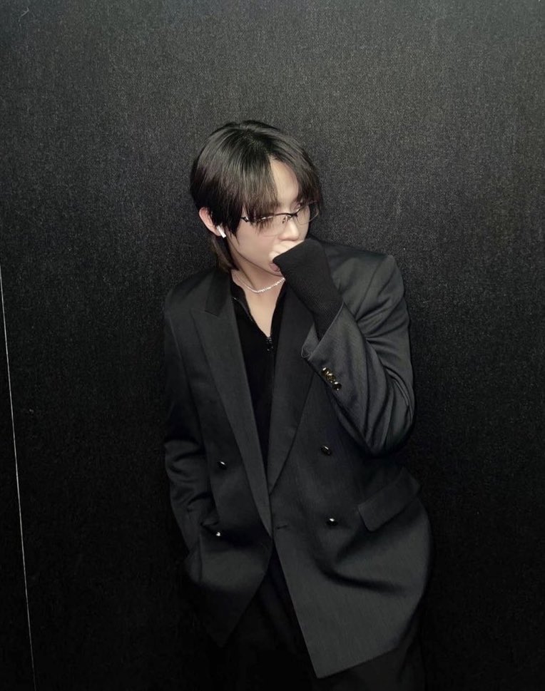 💋🖤 

#LUNÉJidoriDay #LUNÉSelcaDay #NICHOLAS <a href="/andTEAM_members/">&TEAM</a>