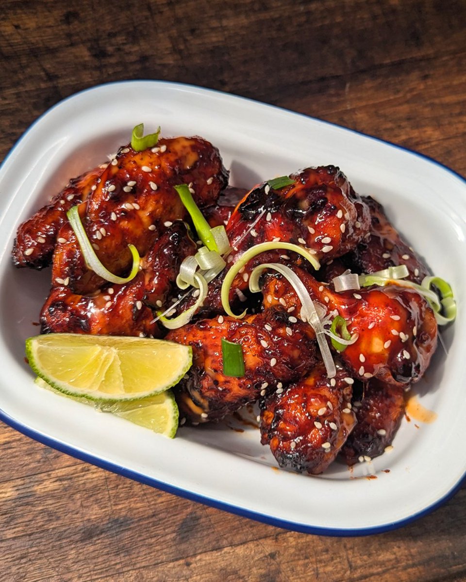 #Wings lovers, raise your hands! 🍗 #InternationalChickenWingDay is coming on 1st July, and we’re celebrating with our #sticky, #spicy, #smoky #Gochujang #ChinckeWing recipe. Ready to get sticky? Get the recipe: proqsmokers.co.uk/blogs/recipes/…