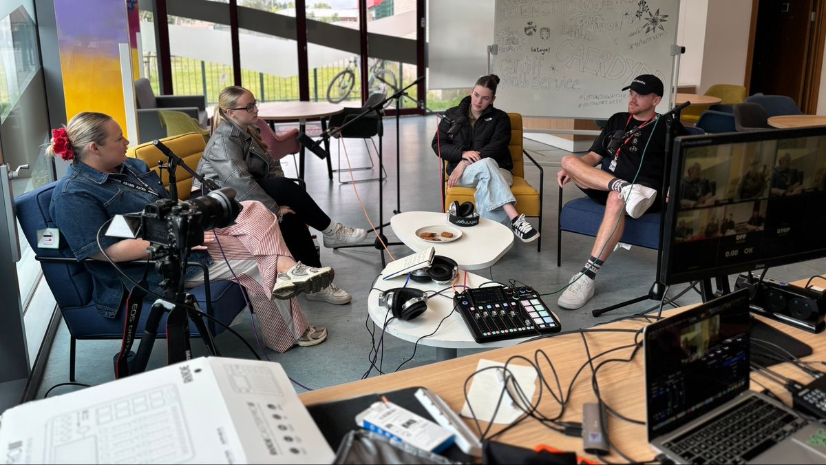 cardiffcouncil's tweet photo. It’s #youthworkweek25 and all week we’ll be dropping podcasts  where youth workers share real stories about how youth work is changing lives 
Hear about opportunities, success stories &amp; how YOU can get involved: https://t.co/og5kyJK62X 🎙️🎧 @YouthCardiff #childfriendlycardiff https://t.co/Yhkly5aFtp