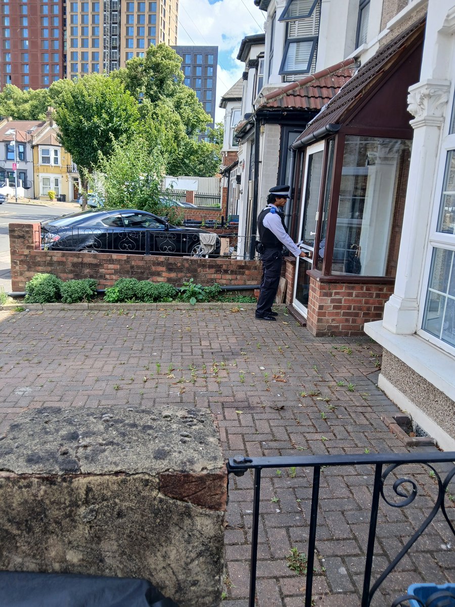 MPSValentines's tweet image. Yesterday @MPSValentines and @MPSNewbury were out speaking with residents about concerns around anti-social behaviour &amp;amp; suspected drug dealing.
 We’re listening, acting &amp;amp; patrolling.
Thank you to those who stopped by!
📞 Report concerns: 101 (non-urgent) / 999 (urgent)