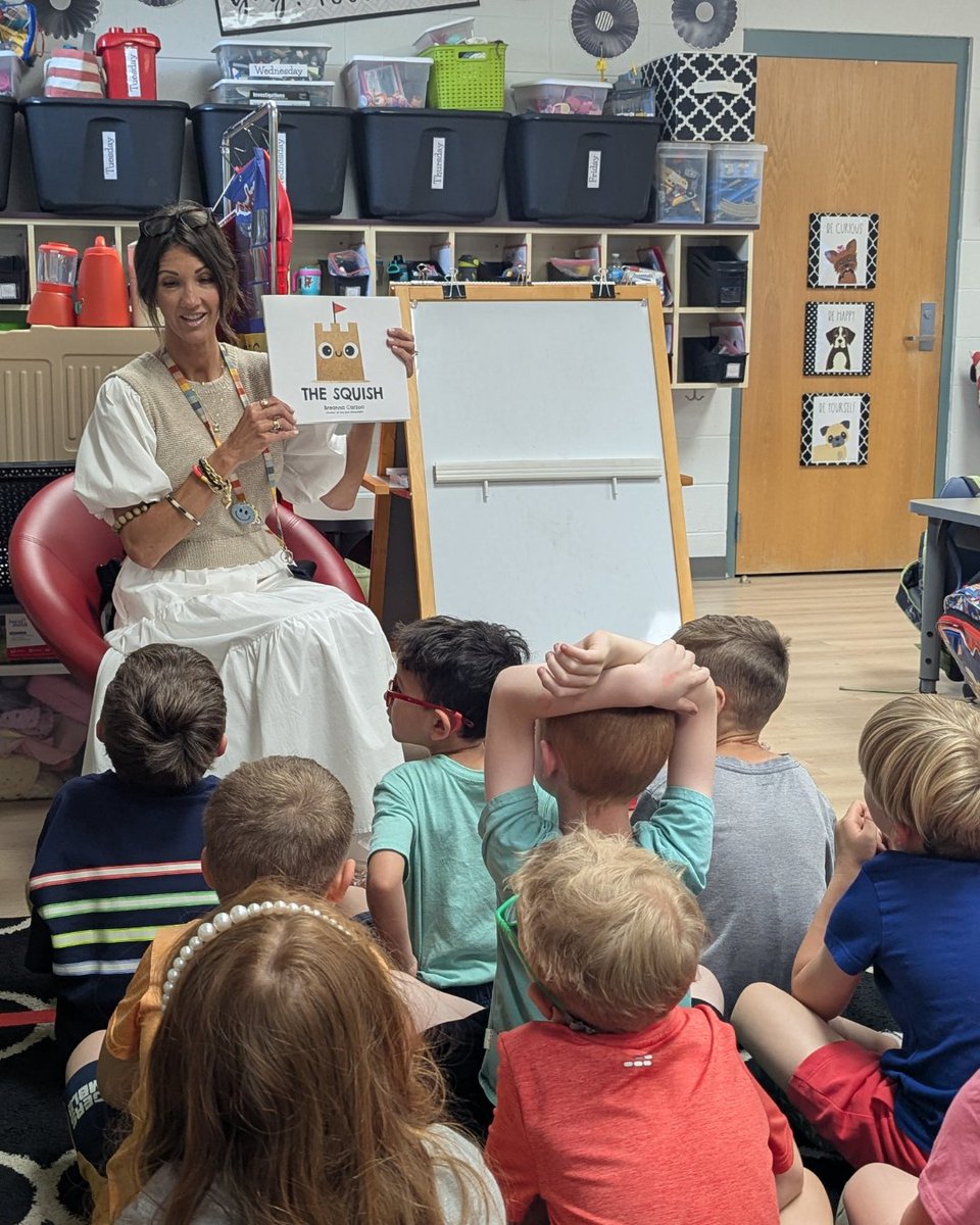 📖🦅 Century Principal Cara Blevins made a special visit to wrap up the year with a fun read-aloud! Kindergarteners loved learning more about her before heading off to first grade! 👏