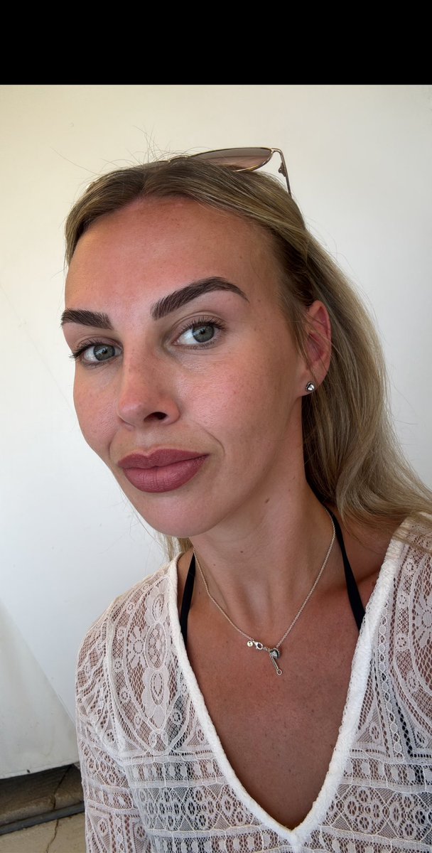 🐚 🚤 ☀️ 🥂