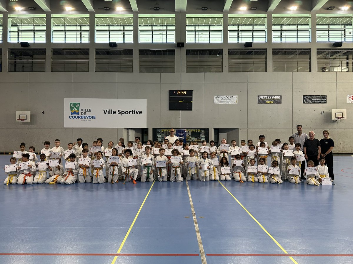Khalid Ait-omar (@khalidaitomar) on Twitter photo Félicitations à tous ces jeunes du club de Courbevoie Sports Karaté 💫
Une saison pleine de progression, de plaisir et de partage avec en clôture une remise de ceinture.
Continuons d’accompagner ce beau sport dans les futures saisons 💪
#Courbevoie Ville Sportive
<a href="/jakossowski/">Jacques Kossowski</a> Félicitations à tous ces jeunes du club de Courbevoie Sports Karaté 💫
Une saison pleine de progression, de plaisir et de partage avec en clôture une remise de ceinture.
Continuons d’accompagner ce beau sport dans les futures saisons 💪
#Courbevoie Ville Sportive
<a href="/jakossowski/">Jacques Kossowski</a>