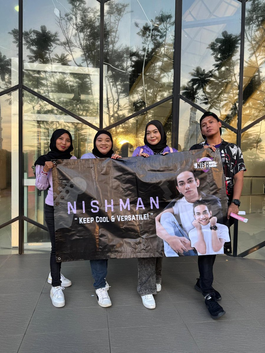 NISHersFC's tweet photo. Tq #NISHers yg hadir support si comel #Nishman di konsert mggu pertama! Korang mmg awesome! Korang semua kekuatan Nishman taw utk trus berikan psmbahan yg terbaik setiap mggu.. 🥰🔥
#Verstylo
#TeamNishman
#RaiseTheStarMalaysia
#RaiseTheStarMy
#RaiseTheStar
#AstroRia
#AstroGempak https://t.co/YSX27ccjhM