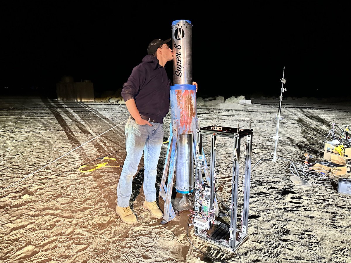 bps_space's tweet image. Reminder to kiss your motors goodnight 🚀💤
#Rocket #Aerospace