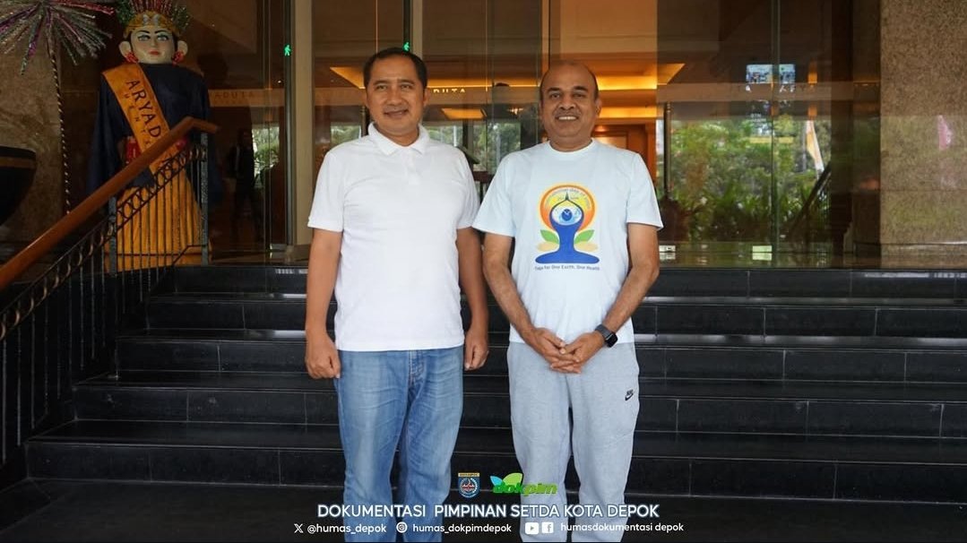 Wakil Wali Kota Depok, Chandra Rahmansyah menghadiri acara International Yoga Day yang diselenggarakan oleh Kedutaan Besar India di Hotel Aryaduta, Jakarta, Sabtu (21/06/2025).