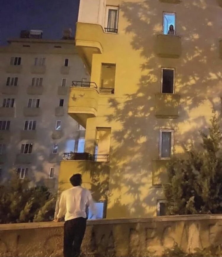 Cama çıksana 5 dakika göreyim seni