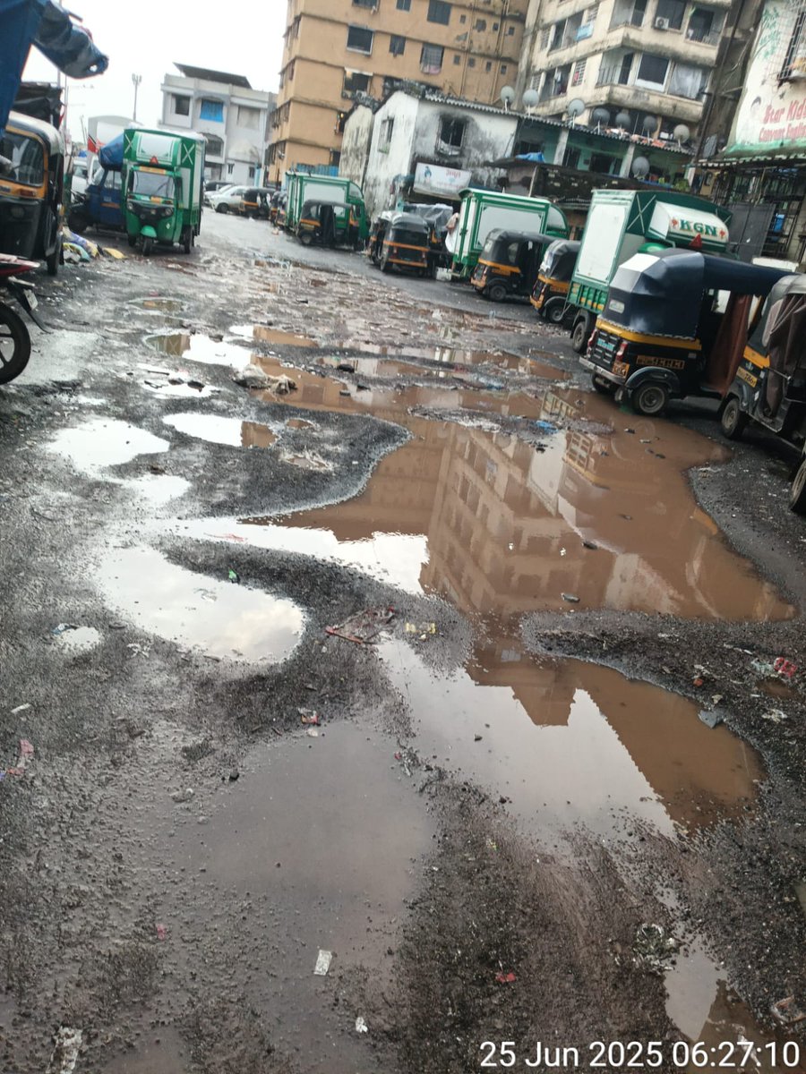rahberss's tweet photo. Kausa chandnagar ka rasta pichle ek saal se kharab hai tmc oficcer is ko banate nahi hai
Janta behal adhikari malaamal @TMCaTweetAway @ThaneCityPolice @TOIIndiaNews @Dev_Fadnavis @MahaDGIPR @DGPMaharashtra @ndtvindia @HomeMinistr2024 @NavbharatTimes @BBCHindi https://t.co/tiuhcNpIlK