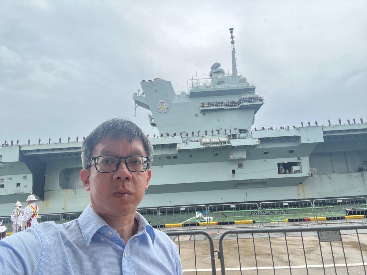 Delighted to hav been behind d scenes for this visit 🙂

Aerial pix from Brit High Comm whose idea to raise profile of #CSG25 in 60th year of UK-SIN ties resulted in <a href="/HMSPWLS/">HMS Prince of Wales</a> being 1st ship to call at Marina Bay Cruise Centre
🇬🇧🇸🇬
<a href="/RoyalNavy/">Royal Navy</a> <a href="/UKinSingapore/">UK in Singapore 🇬🇧</a>
<a href="/NavyLookout/">Navy Lookout</a> <a href="/COMUKCSG/">UK Carrier Strike Group</a>