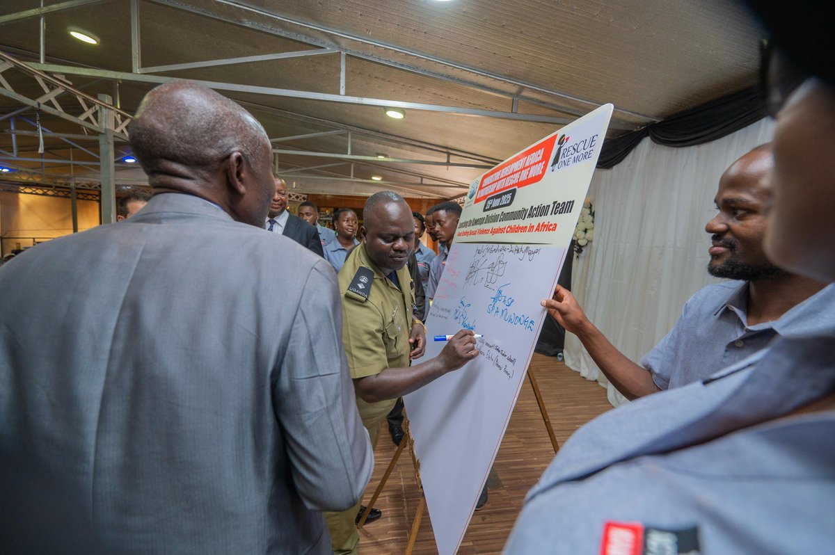 rescueonemore's tweet image. Happening now, the launch of the Kawempe Community Action Team, focused on ending child sexual violence in Kawempe Division, Kampala, Uganda 🇺🇬 #endchildabuse #endsexualabuse #endchildtrafficking #childsafeguarding