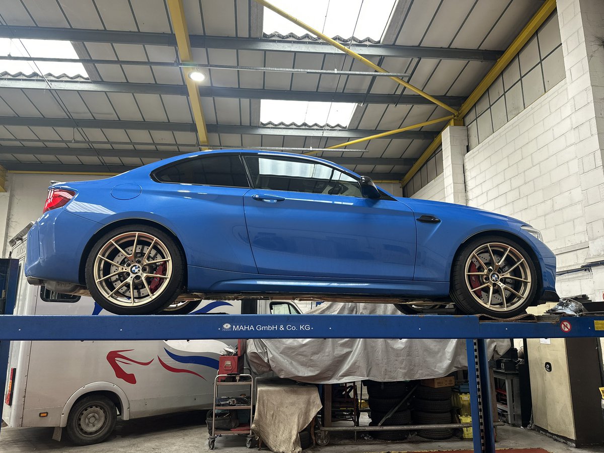 GPOnyx's tweet image. MOT time for the M2 CS…still love this car..
Change for the new one??🤔
