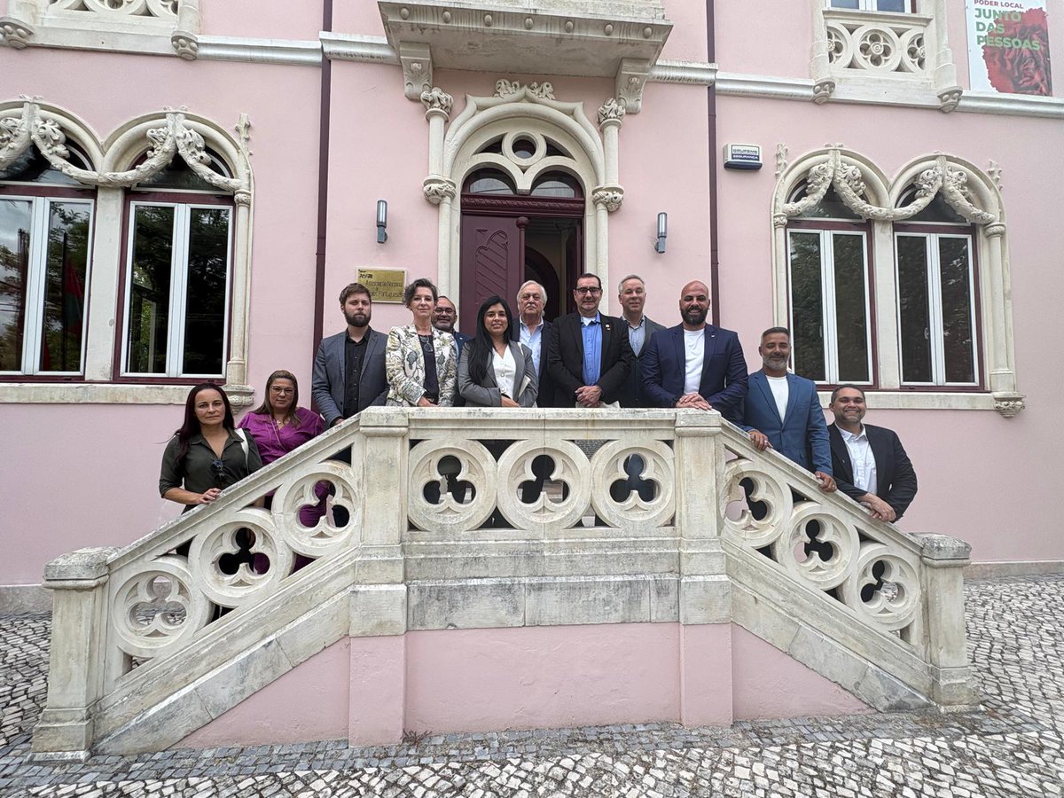 Um grupo de Prefeitas e Prefeitos do Brasil foi hoje recebido na ANMP pelo Secretário-Geral Rui Solheiro. Este encontro decorreu no âmbito da Missão FNP Portugal 2025, organizada pela Frente Nacional de Prefeitas e Prefeitos com o apoio do Fórum de Integração Brasil Europa.