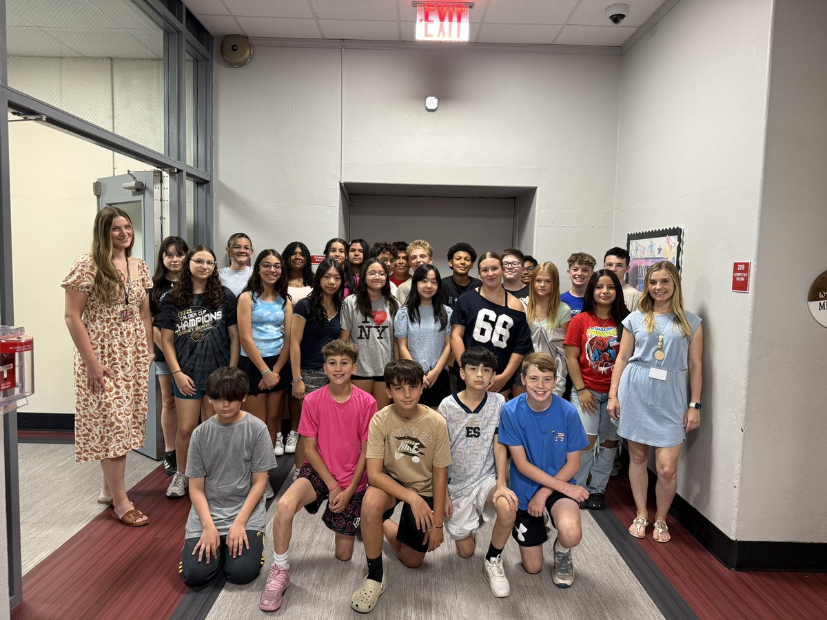 Tracey Hanes tweet media