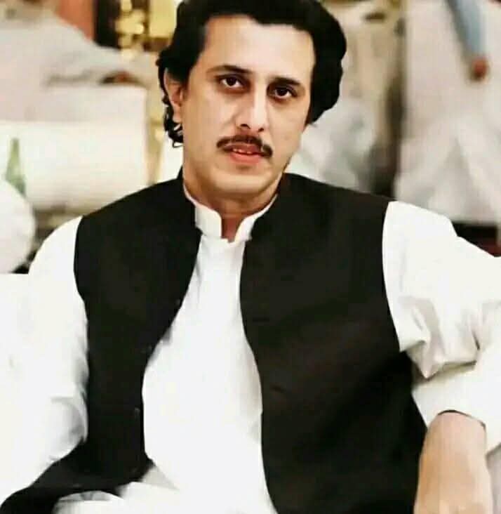 rumi_mengal's tweet photo. اے شہیدوں تمہارا یہ احسان ہ��
آج ہم سر أٹھانے کے قابل ہوۓ 
ظلم سہتے رہے ہے بڑی دیر تھک
آج بدلہ چکانے کے قابل ہوۓ
ظلم سہتے رہے ہے بڑی دیر تھک
تم نے بخشے ہے جب سے ہمیں حوصلے
ہم جگر آزمانے کے قابل ہوۓ
اے شہیدوں تمہارا یہ احسان ہے
آج ہم سر اٹھانے کے قابل ہوۓ😭💔
#shaeedmirattaurrehma https://t.co/2BUPghoUk3