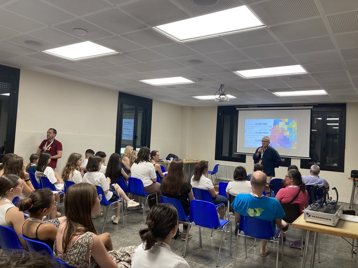 Maristes Catalunya (@maristescat) on Twitter photo Arrenca a <a href="/mogentllinars/">Casa colònies Mogent</a> la trobada #10000veus. Una assemblea internacional juvenil, amb participació de joves de Catalunya, Grècia, França i Hongria, que reflexionarà, entre altres, sobre sostenibilitat i inclusió social. #10000voices #ODS #10KV Arrenca a <a href="/mogentllinars/">Casa colònies Mogent</a> la trobada #10000veus. Una assemblea internacional juvenil, amb participació de joves de Catalunya, Grècia, França i Hongria, que reflexionarà, entre altres, sobre sostenibilitat i inclusió social. #10000voices #ODS #10KV