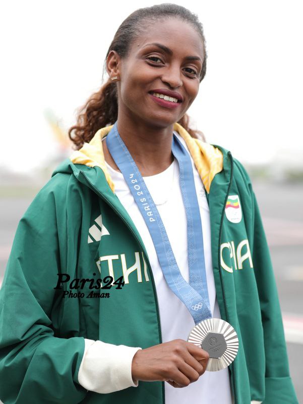 🗣️ Rumers ,
Tigst Assefa has been named to the #Ethiopian women's marathon team for the Tokyo 2025 World Championships.
However, she is considering running the Berlin Marathon instead, with the goal of breaking the world record.