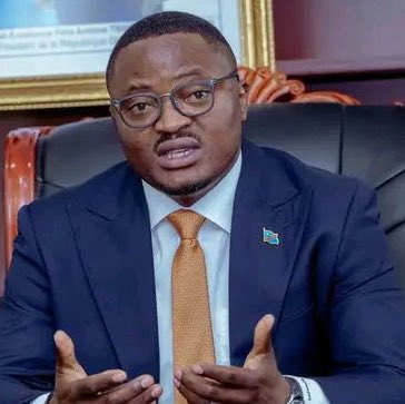 #Tanganyika: Voirie urbaine, plus de 170.000 $ de paiements mensuels à EKMM suspendus pour irrégularités
 
L’Assemblée provinciale du Tanganyika a recommandé, ce mercredi 25 juin 2025, la suspension immédiate des paiements mensuels de plus de 170.000 dollars à l’entreprise EKMM,