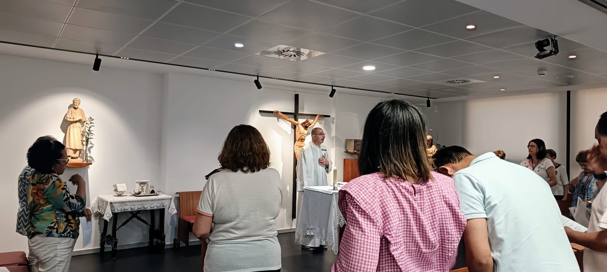 Hermandades del Trabajo-Madrid (@hhtmadrid) on Twitter photo En <a href="/HHTMadrid/">Hermandades del Trabajo-Madrid</a> se presentó el Programa de la Comunidad Cristiana Misionera, que permitirá a los cristianos participantes cultivar la espiritualidad mediante la oración personal y comunitaria, vivir la Eucaristía y el sacramento de la Reconciliación. En <a href="/HHTMadrid/">Hermandades del Trabajo-Madrid</a> se presentó el Programa de la Comunidad Cristiana Misionera, que permitirá a los cristianos participantes cultivar la espiritualidad mediante la oración personal y comunitaria, vivir la Eucaristía y el sacramento de la Reconciliación.
