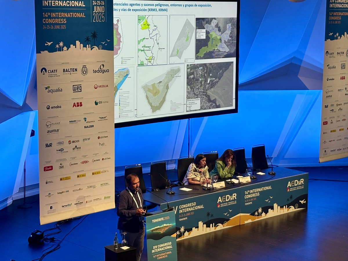 En la segunda jornada del Congreso Internacional de <a href="/AEDyR_es/">AEDyR</a>, Gilberto Martel, del <a href="/ITCCANARIAS/">Instituto Tecnológico de Canarias (ITC). Gobcan</a>, presenta la Guía Metodológica para implementar los PGRAR para uso agrícola en #Canarias, con el ejemplo del sistema de Reutilización Sur de #Tenerife gestionado por #BALTEN.