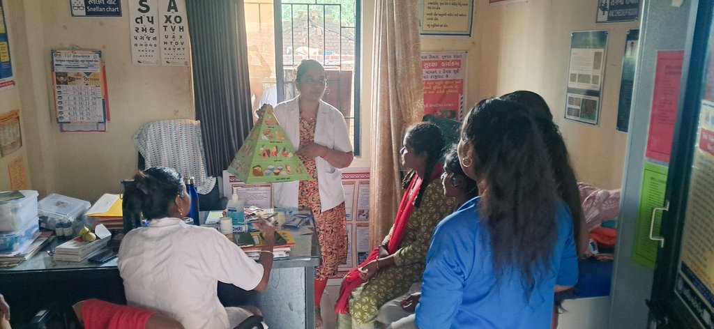AAM_Valpor's tweet image. #AAMVALPORE ખાતે આજે ગૌરવ દિવસે #T3કેમ્પ રાખવામા આવેલ હતો..
1) કિશોરીઓનુ #હીમોગલોબીન તપાસ કરવામા આવી
2) #આર્યનગોળી ગળાવવામા આવી
3) #માસિકસ્ત્રાવ અંગેની #માનસિકઆરોગ્ય બાબતે સજાગતા અને #ન્યુટરીેશન અંગેની માહિતી આપવામા આવી
@Bharuch_Health 
@DDOBHARUCH1 
@CollectorBharch @MoHFW_INDIA