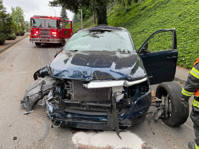 🚨 TRAFFIC ALERT: Main Street is closed between 40th and 45th as emergency crews respond to a crash involving a pickup truck that struck a light pole and knocked it down earlier this morning. 

One lane of Main Street is now open.

VPD’s Traffic Unit is investigating the crash as
