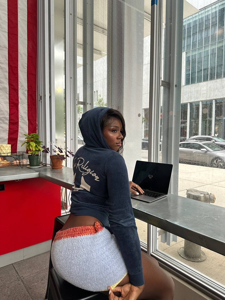 computer might be dead but the face card is alive