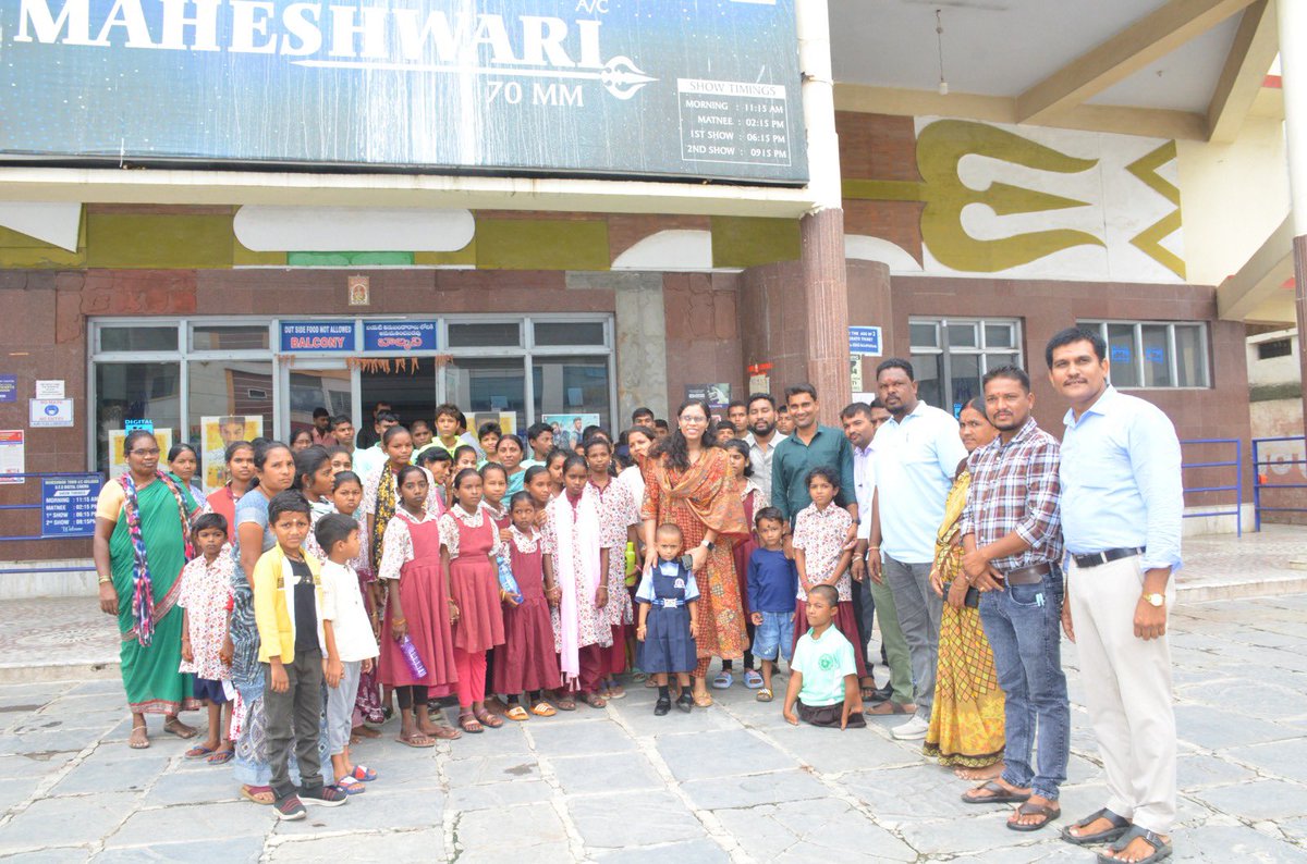 Special movie screening of #SitareZameenPar made for Aashram school CwSN students, teachers and school workers in ITDA Utnoor. Such movies provide not just an entertaining experience, but also fosters empathy, understanding and sensitivity towards CwSN.
Students, teachers and