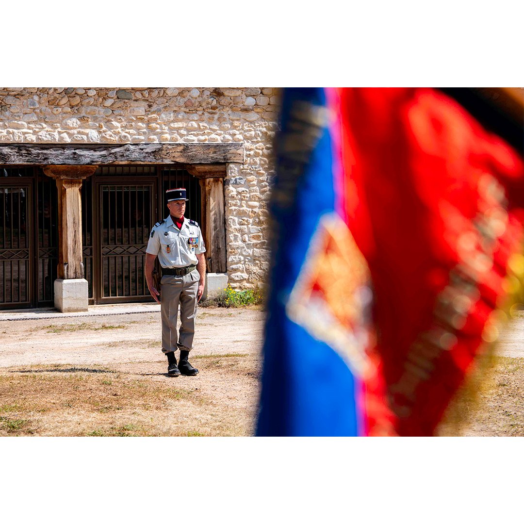 RegimentMedical's tweet image. Passation de commandement – 5e Cie médico-chirurgicale 🫡
Aujourd’hui, la 5e compagnie du régiment médical a vécu un moment fort de tradition et de transmission.
Le capitaine Emmanuel a officiellement passé le flambeau au capitaine Fabien, nouveau commandant d'unité.
#rmed