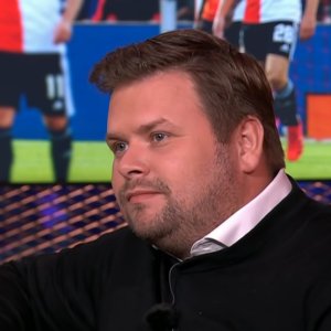 Het kan niet vaak genoeg herhaald worden: WNL is keiharde VVD-propaganda. De hele redactie doet er alles aan om het narratief richting de VVD te draaien, en dat drie keer per dag. Juist in een tijd waarin onafhankelijke journalistiek onmisbaar is, is dit een grove schande.