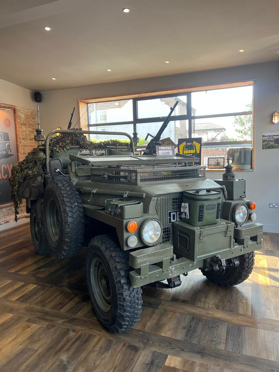 ococomedia's tweet image. Team OCOCO recently enjoyed an incredible #DrivenNet meeting at #TwistedAutomotive! It was brilliant to learn more about their incredible work, discover what it takes to earn the Twisted badge, and meet official mascot Melvin the dog too! #Automotive #CustomCars #4X4