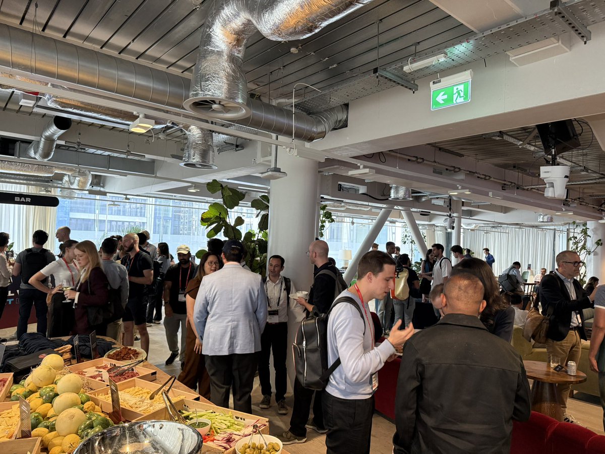 Sophie Bakalar (@sophiebakalar) on Twitter photo AI is alive and very well in London. Thanks for a great event <a href="/EricNewcomer/">Eric Newcomer</a> <a href="/cerebral_valley/">Cerebral Valley</a> AI is alive and very well in London. Thanks for a great event <a href="/EricNewcomer/">Eric Newcomer</a> <a href="/cerebral_valley/">Cerebral Valley</a>