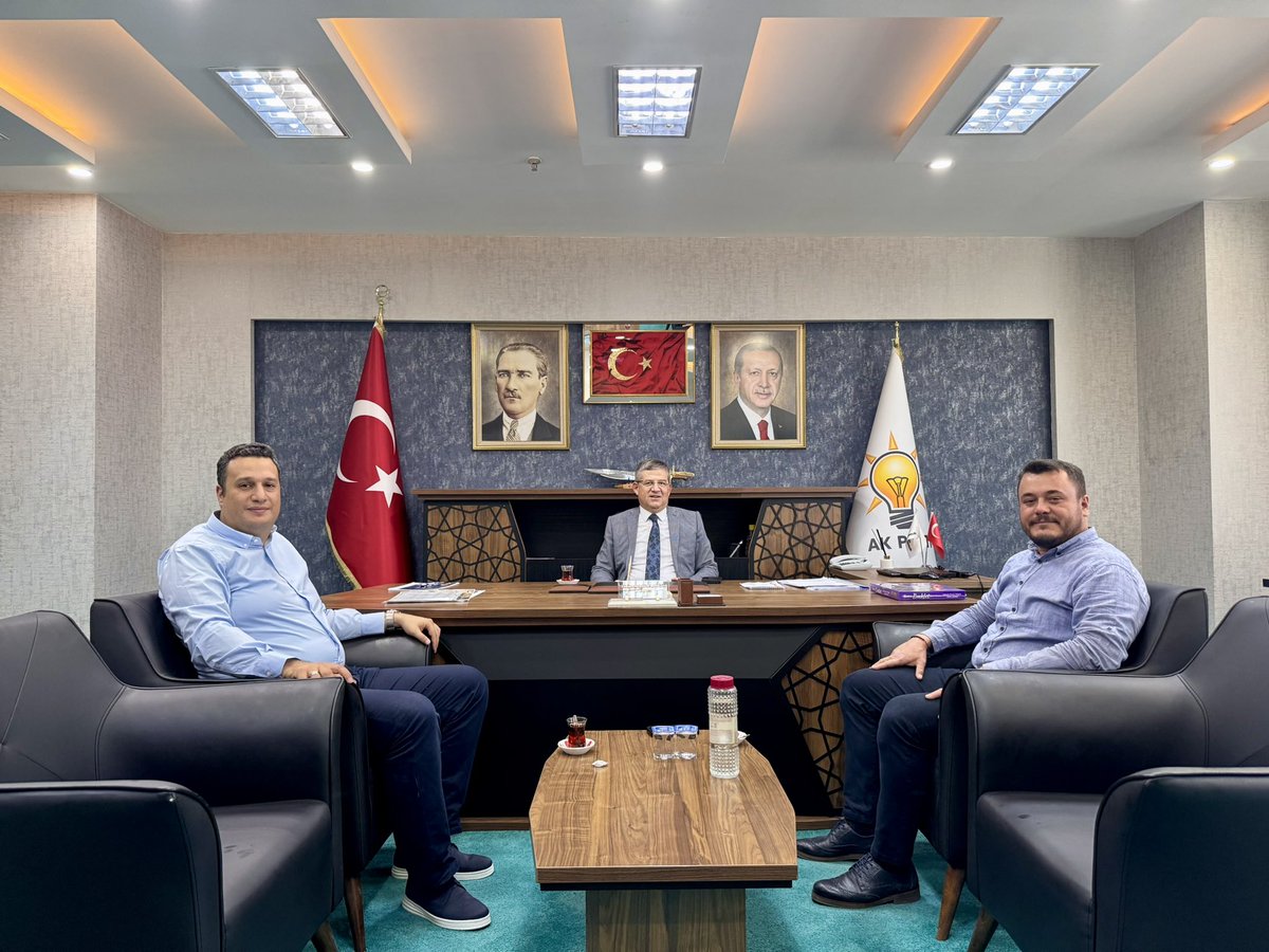 TÜGVA Denizli Kurucu İl Temsilcisi Mimar Emre Uyumaz, TÜGVA İzmir Kurucu İl Temsilcisi İzmir Katip Çelebi Üniversitesi Dr. Öğr. Üyesi Ali Köstepen, AK Parti İl Başkanımız Muhammet Subaşıoğlu’nu ziyaret etti.