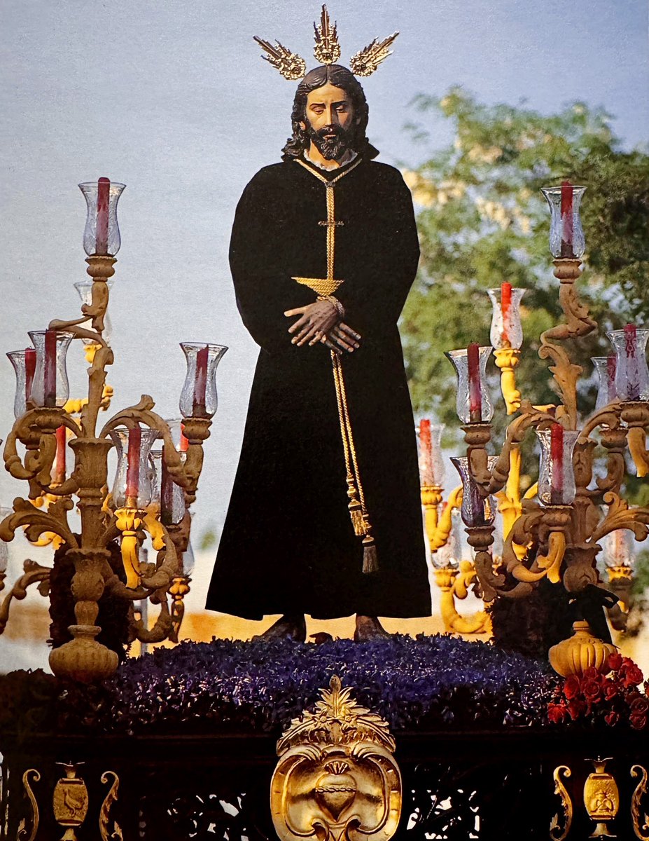 🟣⚪️ 𝗛𝗜𝗦𝗧𝗢𝗥𝗜𝗔 | Primera estación de penitencia de la Hermandad de los Dolores de Torreblanca (1995). Entonces, el Señor 𝐂𝐚𝐮𝐭𝐢𝐯𝐨 procesionaba solo en su antiguo paso, antes de la profunda remodelación que le hizo Méndez Lastrucci
#DoloresdeTorreblanca #Torreblanca